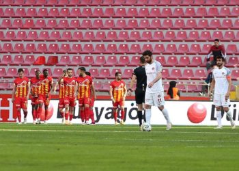 Kayserispor 3 puanı 3 golle aldı
