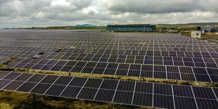 Karapınar GES, yıllık 1,5 milyon tondan fazla karbondioksit salınımını engelleyecek