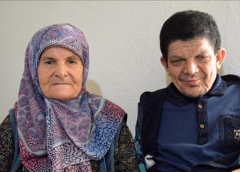 Bilecikli 83 yaşındaki kadın ömrünün 60 yılını engelli oğluna adadı