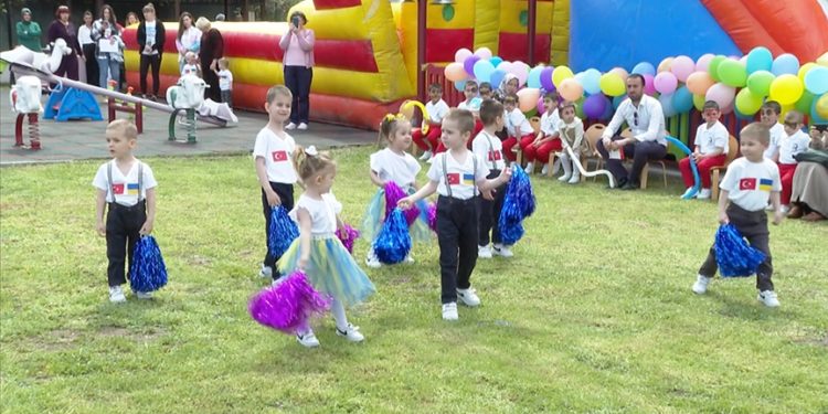 Türkiye’de koruma altında bulunan Ukraynalı çocuklar 23 Nisan’ı kutladı