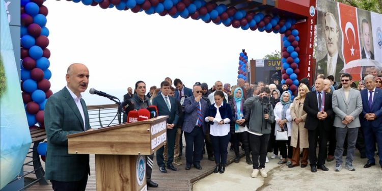 Ulaştırma ve Altyapı Bakanı Karaismailoğlu, Boztepe Seyir Terası’nın açılışına katıldı