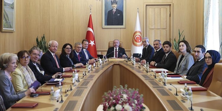 TBMM Başkanı Şentop, AKPM heyetini kabul etti