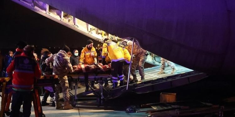 Deprem bölgesinden İstanbul'a getirilen 749 yaralının tedavisi sürüyor