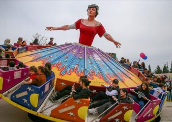 Taraftar grubu UltrAslan, Kahramanmaraş’ta lunaparkı faaliyete geçirip çocukları güldürdü