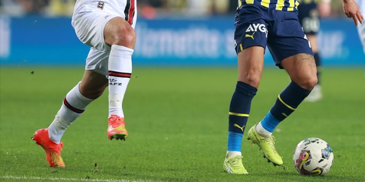 Fenerbahçe, Süper Lig'de yarın Fatih Karagümrük deplasmanında