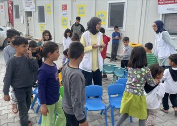 Yeryüzü Doktorları depremzede çocuklara psikososyal destek sağlıyor