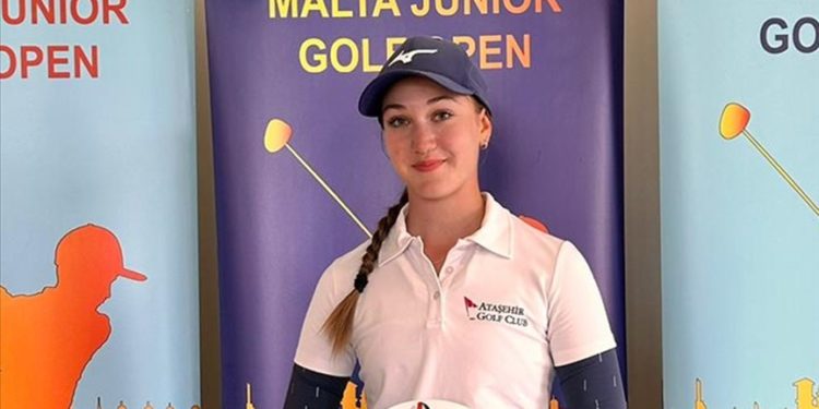 Golfçü Deniz Sapmaz, Malta Junior Open'da genç kızlar şampiyonu oldu