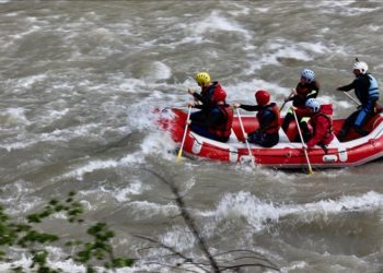 Melen Çayı'nda rafting sezonu açıldı