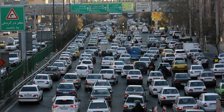 İran, arzın talebi karşılamaması üzerine ikinci el otomobil ithalatına hazırlanıyor