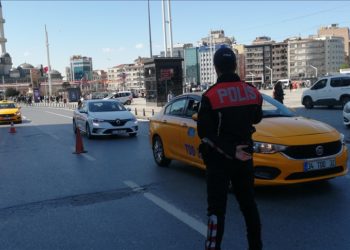 İstanbul'da asayiş uygulamasında 322 kişi gözaltına alındı
