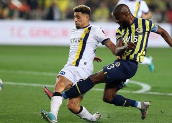 Fenerbahçe zirve yarışına 90+6. dakikada tutundu
