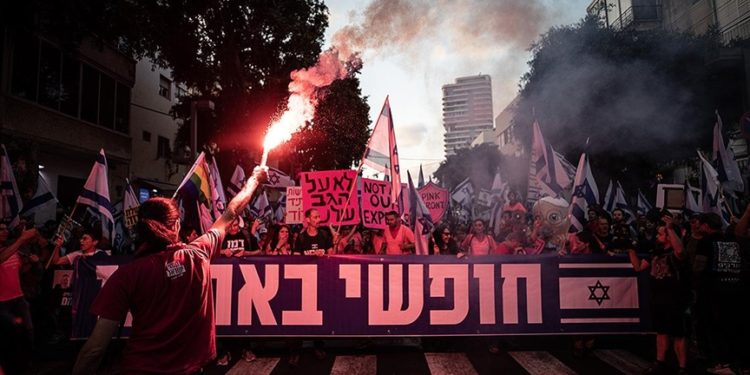 İsrailliler hükümetin yargı düzenlemesine karşı protestoların 20’nci haftasında meydanlarda