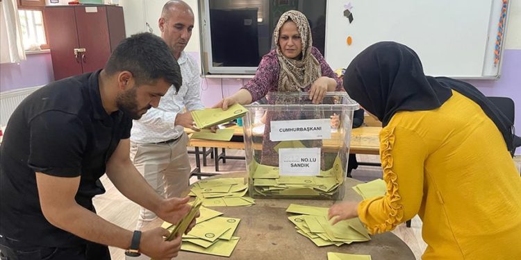 Cumhurbaşkanı Seçimi’nin ikinci turu için Türkiye genelinde oy verme işlemi sona erdi