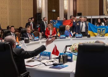 TBMM Başkanı Şentop, KEİPA toplantılarında Ukrayna heyetinin Rusya'ya yönelik protesto girişimini kınadı