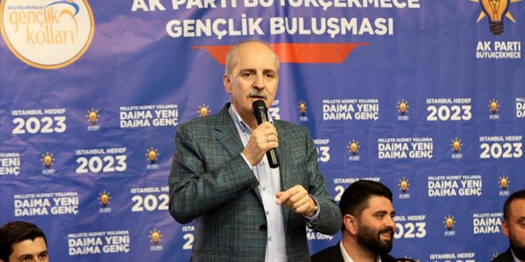 Şehirler inşa eder, büyük binalar inşa edersiniz zor olan insanı inşa etmektir