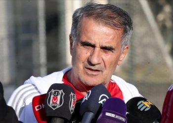 Taraftarın beklediği güzel oyunu oynamak camianın güvenini artıyor