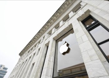Apple’ın satışları beklentilerin üzerine çıktı