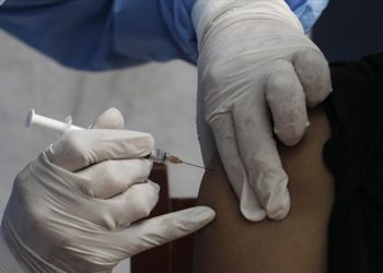 DSÖ: Mevcut Kovid-19 aşıları, yüksek düzeyde koruyucu olmaya devam ediyor