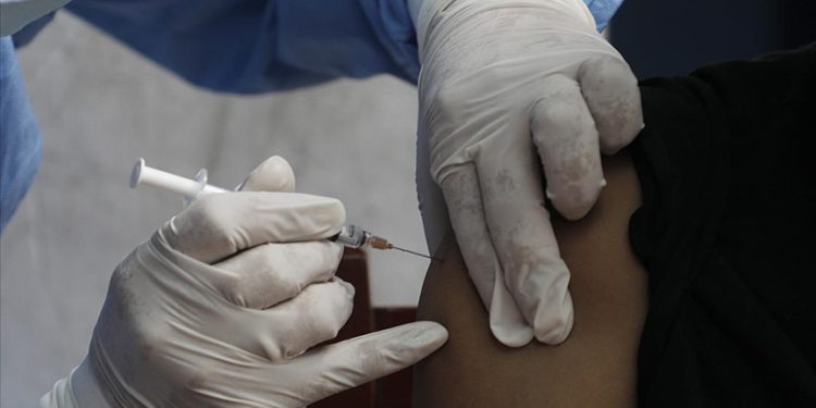 DSÖ: Mevcut Kovid-19 aşıları, yüksek düzeyde koruyucu olmaya devam ediyor