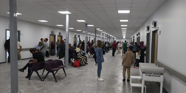 Hatay’da açılan Defne Devlet Hastanesi hasta kabulüne başladı