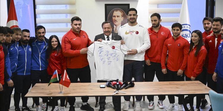 ASKİ Spor’un madalyalı sporcuları medya mensuplarıyla bir araya geldi