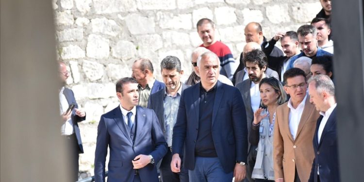 Türkiye’nin bu yıl 60 milyon ziyaretçi, 56 milyar dolar gelir hedefi var