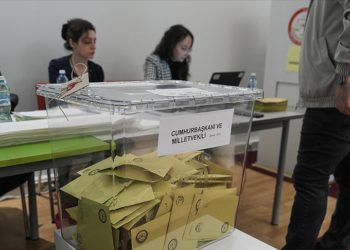 Yurt dışındaki yaklaşık 700 bin seçmen 14 Mayıs seçimleri için oy kullandı