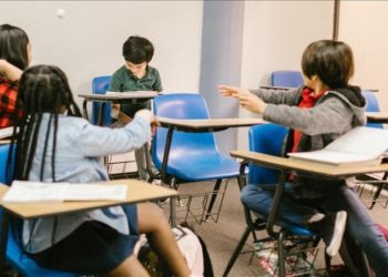 Çocuklukta karşılaşılan cinsiyet ayrımcılığı, beynin bazı bölümlerini inceltebiliyor