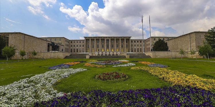 TBMM'ye 27. Dönem'de yoğun ziyaretçi trafiği
