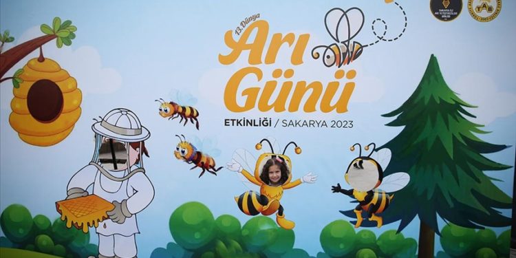 Dünya Arı Günü etkinliği Sakarya’da gerçekleştirildi