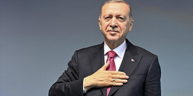 Cumhurbaşkanı Erdoğan’dan “21 yıldır mücadele ettiğimiz kirli senaryolar” paylaşımı