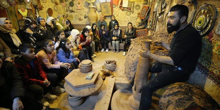 Hataylı afetzede 90 çocuk deprem psikolojisinden Kapadokya gezisiyle uzaklaştı