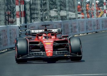 F1'de Norris'i engelleyen Ferrari pilotu Leclerc'e üç sıra ceza