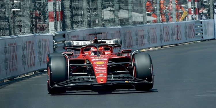 F1'de Norris'i engelleyen Ferrari pilotu Leclerc'e üç sıra ceza