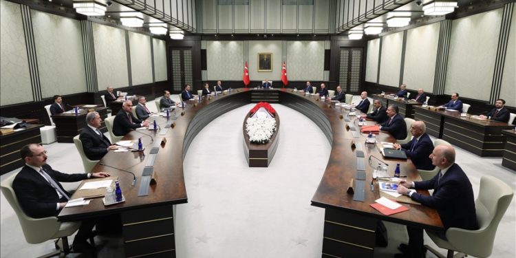 Cumhurbaşkanlığı Kabinesi üyeleri, yeniden seçilen Cumhurbaşkanı Erdoğan’ı tebrik etti