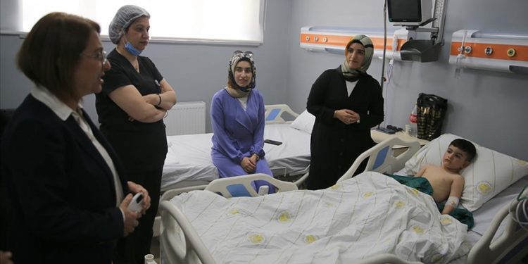 Diyarbakır’da açılan ünitede ileri derece cerrahi gerektiren diş tedavileri yapılıyor