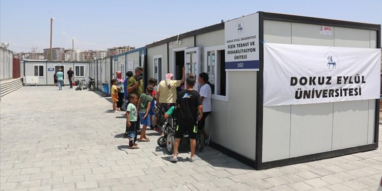 Dokuz Eylül Üniversitesi Hatay'da fizik tedavi merkezi ve su arıtma ünitesi kurdu