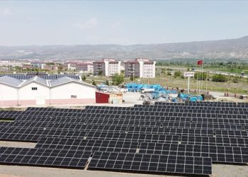 Erzincan OSB’deki yatırımcılar enerji maliyetlerini güneş panelleriyle düşürüyor