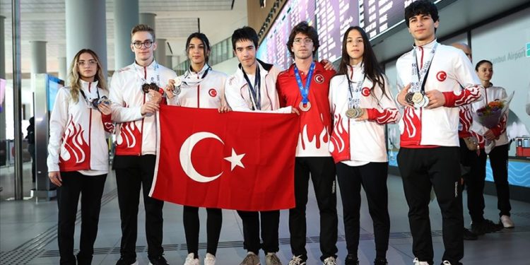 Serbest Dalış Milli Takımı yurda döndü