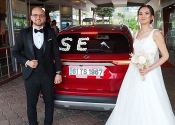 Bakan Karaismailoğlu'nun makam otomobili Togg, gelin arabası oldu