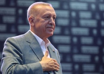 Deprem bölgesindeki lise öğrencileri için kendi illerinde yüzde 25’lik ek kontenjan ayrılacak