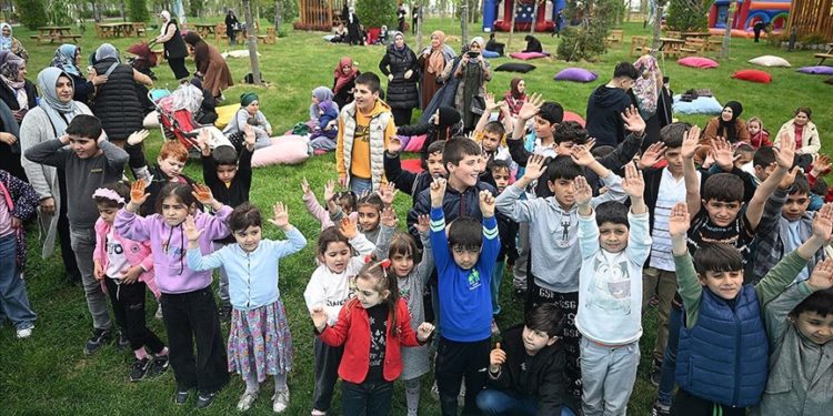 Atatürk Havalimanı Millet Bahçesi çocukları ağırladı