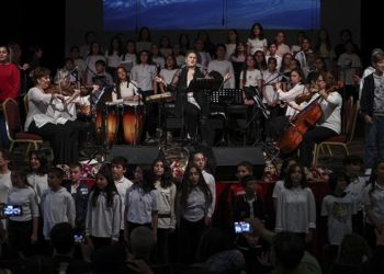 Deprem bölgesinden başkente gelen öğrenciler konser verdi