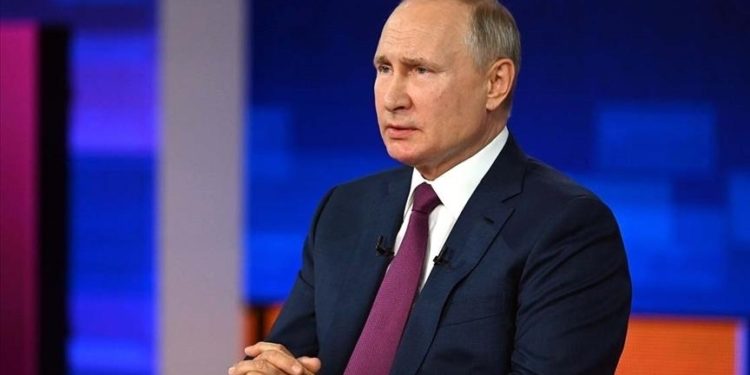 Putin Batı’yı, Rusya’yla işbirliği yapan ülkelere şantajla suçladı
