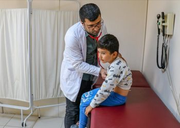 Malatya’da depremzedelerin yaraları tam teşekküllü sahra hastanesinde sarılıyor