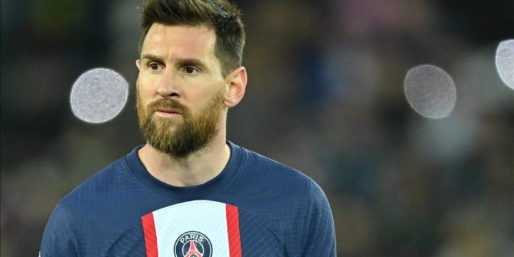 PSG Lionel Messi’yi 2 hafta kadro dışı bıraktı