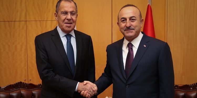 Dışişleri Bakanı Çavuşoğlu, Rus mevkidaşı Lavrov ile telefonda görüştü