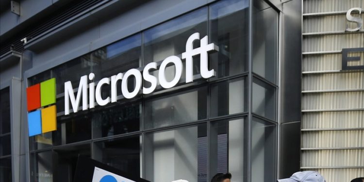 Microsoft bu yıl çalışanlarının maaşlarına zam yapmayacak