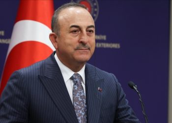 Çavuşoğlu, Türkiye’nin Hartum Büyükelçiliği personelinin Port Sudan’a ulaştığını bildirdi