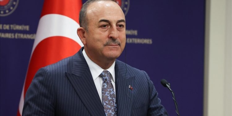 Çavuşoğlu, Türkiye’nin Hartum Büyükelçiliği personelinin Port Sudan’a ulaştığını bildirdi